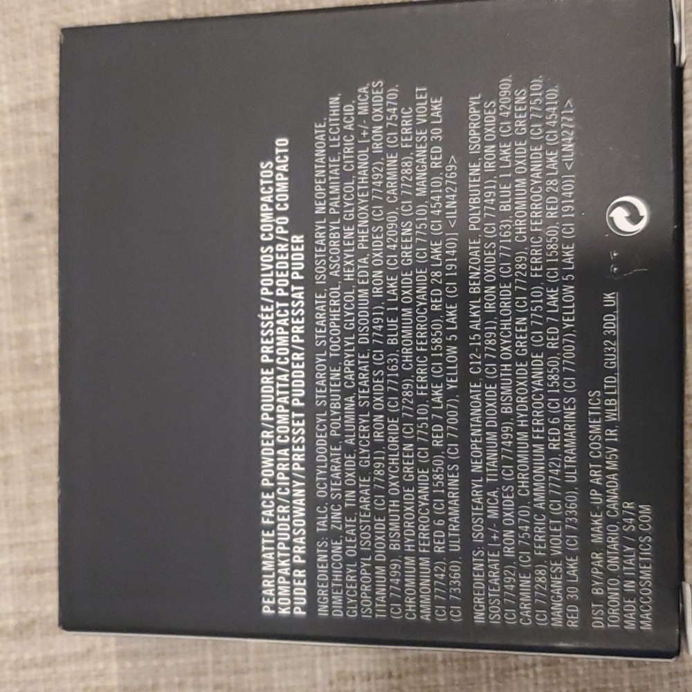 Mac Face Powder - Picture 2 of 4